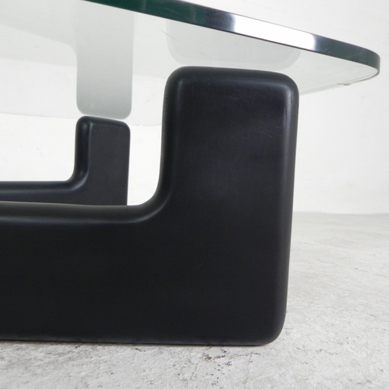 Image 1 of Table basse vintage avec base en bois noir organique, 1970