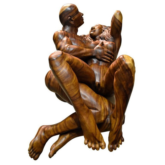 Image 1 of Table basse massive en bois dur exotique sculpté à la main pour les amoureux