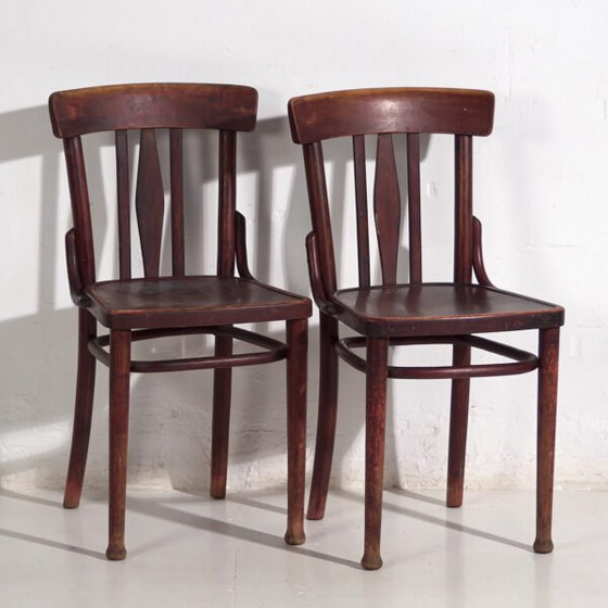 Antique Thonet chairs (c.1920). Set of 2 pieces #1 – Dining chairs (photo 5 of 40)