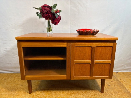 Mid-Century Modern Nathan Squares Teak Medien-/Lowboard-Schrank – 1960 Iconic Nathan Squares Range • Skandinavisch & Dänisch