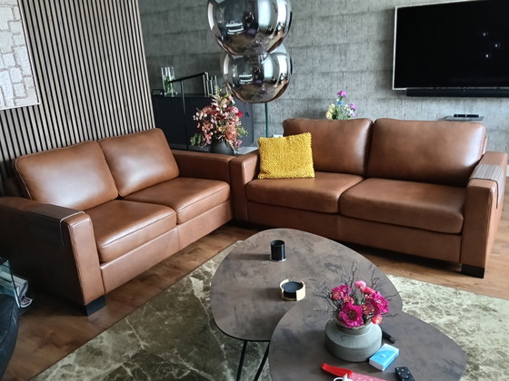 Banks – Benches, Leather (photo 5 of 5)