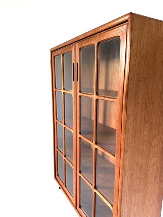 Image 1 of Vintage Deense teakhouten vitrinekast, Dyrlund ‘80