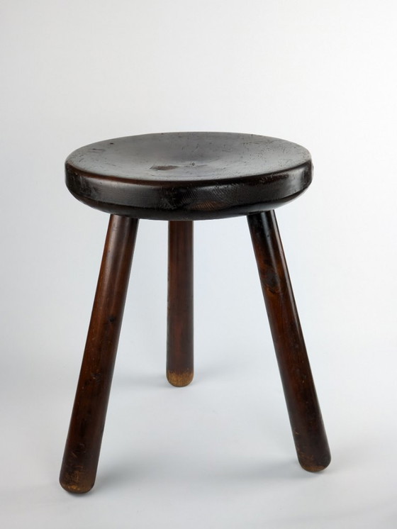 Image 1 of Rustikaler Dreibeinhocker aus gebeizter Kiefer, 1950er Jahre