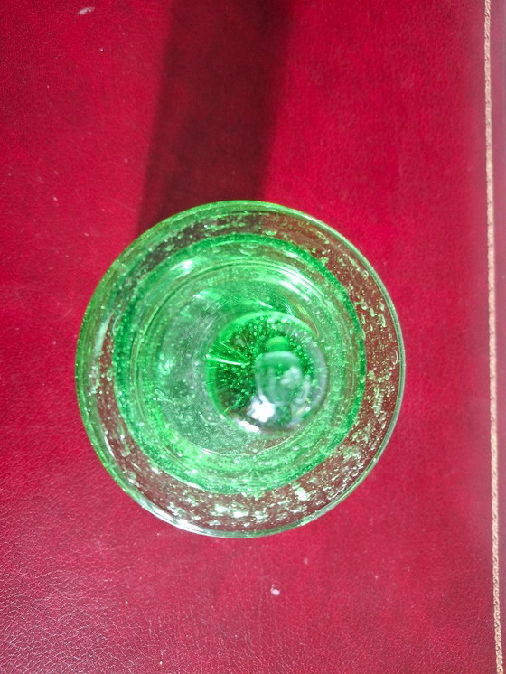 Image 1 of Porta caramelle per bambini meritevoli in vetro a bolle di Biot, noto come barattolo da farmacia con il suo coperchio, firmato