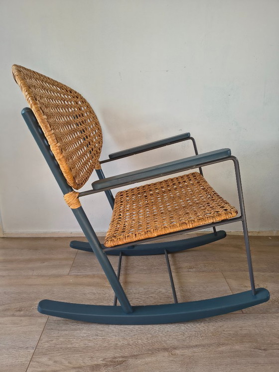 Design Rocking Chair - Rattan & Petrol Blue – Metal (photo 2 of 8)