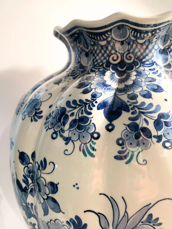 Vase en céramique Delft blanc et bleu des années 1920 (photo 3 of 8)