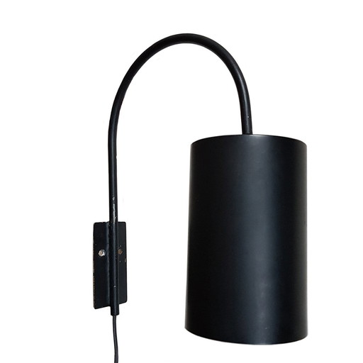 Lámpara de pared de metal minimalista de mediados de siglo