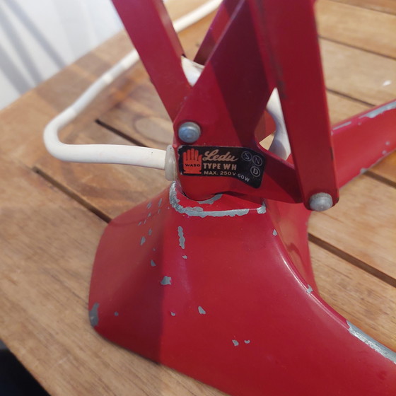 Image 1 of Lampada da scrivania rossa industriale di Ledu, progettata da un architetto svedese di metà secolo.