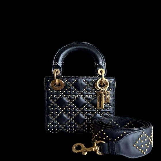 Image 1 of DIOR LADY MINI GESTEPPTES NIETENBELEUCHTUNGS-LAMMLEDER SCHWARZ GOLDENE BESCHLÄGE