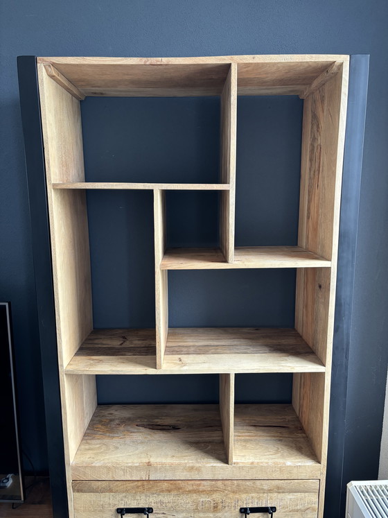Image 1 of Armario de madera de mango