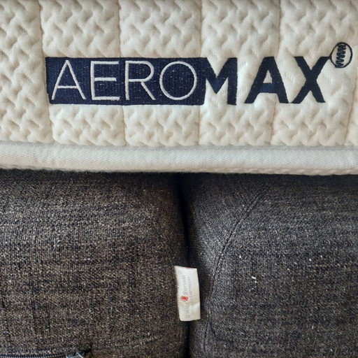Comfortable electrically adjustable Swiss Sense bed (190x200) with 2022 Aeromax topper