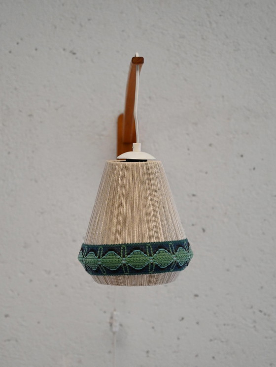 Image 1 of Vintage Scandinavische wandlamp in teakhout en stof