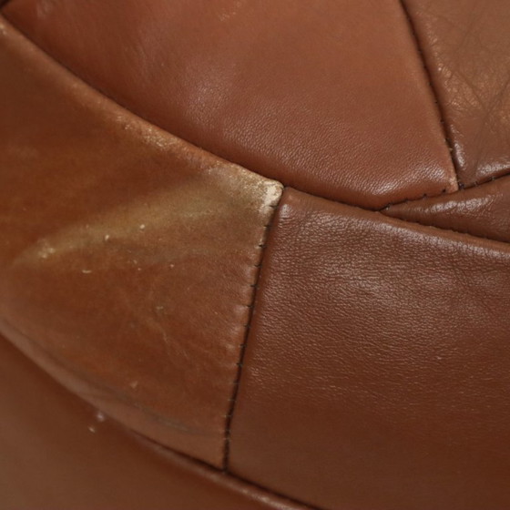 Image 1 of Pouf rotondo vintage in similpelle con patchwork