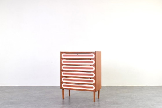Cómoda de teca pintada a mano con estilo Op Art de mediados de siglo, década de 1960. – Wood (photo 3 of 17)