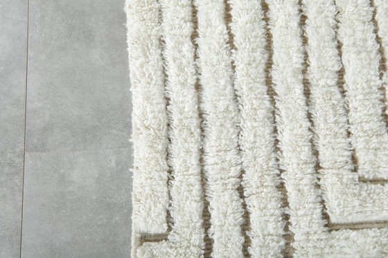 Image 1 of Handwoven white Berber rug, size 150/250 cm