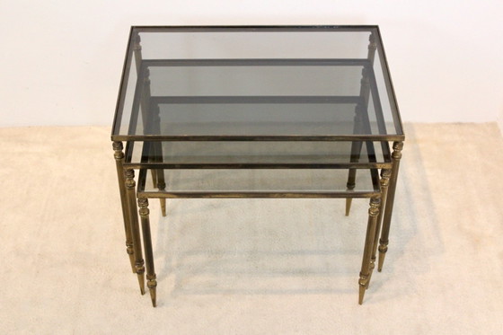 Ensemble de Tables Gigognes Maison Charles, Tables d'appoint, Verre, Laiton (photo 8 sur 11)