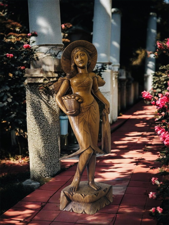 Beautiful large statue of beautiful wood – Sculpture (photo 9 of 11)