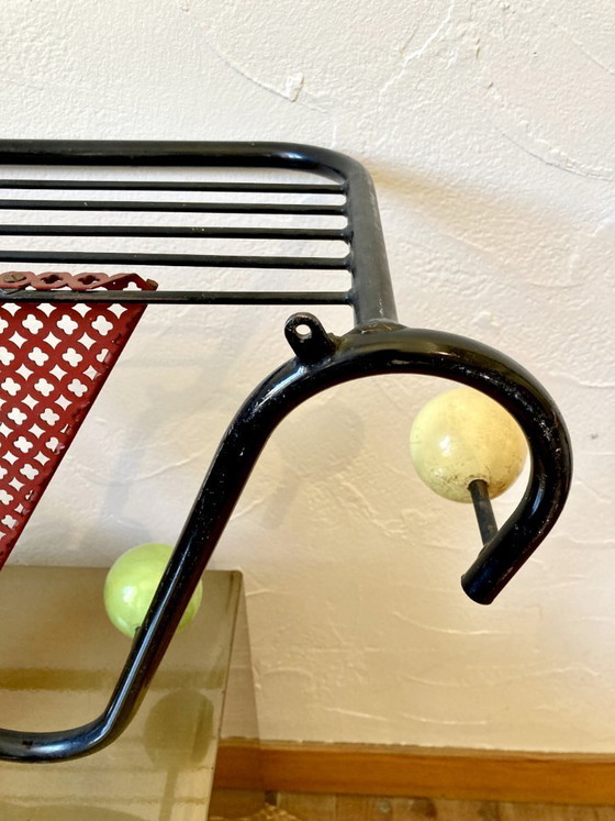 Image 1 of Wandkapstok, jaren 1950, toegeschreven aan Mathieu Matégot