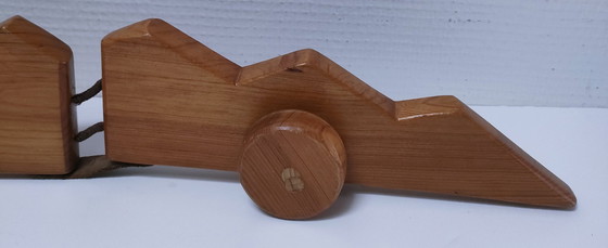 Image 1 of Escultura articulada de cocodrilo de madera maciza