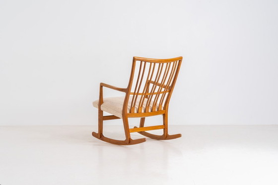 Image 1 of Fauteuil à bascule « ML33 » de Hans J. Wegner pour A. Mikael Laursen (Danemark, années 1950).