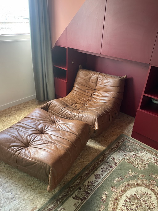 Togo stoel en poef Ligne Roset