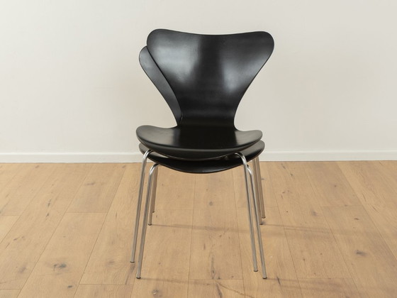 Image 1 of 2x Arne Jacobsen 3107 Esszimmerstühle, Fritz Hansen