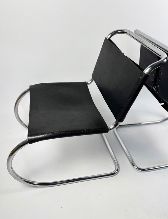 Image 1 of Een paar MR10 loungestoelen — Ludwig Mies van der Rohe, toegeschreven aan Knoll, ca. jaren 70