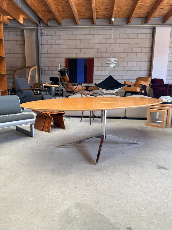 Scrivania ovale Florence Knoll, Florence Knoll – Tavoli da pranzo, Legno, Cromo (photo 3 of 17)