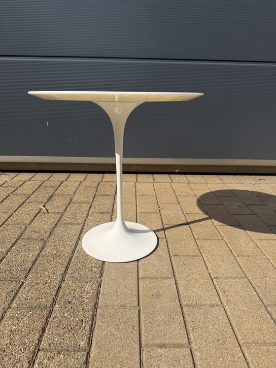 Image 1 of Knoll Tulip Beistelltisch aus Calacatta Gold (Oro) Marmor in NEUEM ZUSTAND! Eero Saarinen