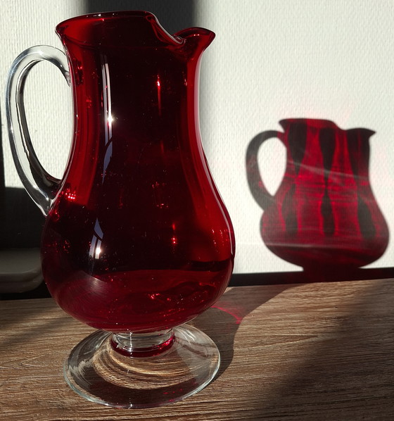 Image 1 of Vintage Mid-Century Robijnrode Kan – Handgeblazen – Monica Bratt-Stijl