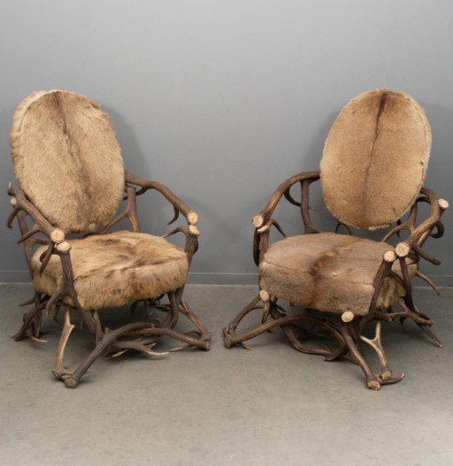 Paar unieke antieke hertengeweien fauteuils 