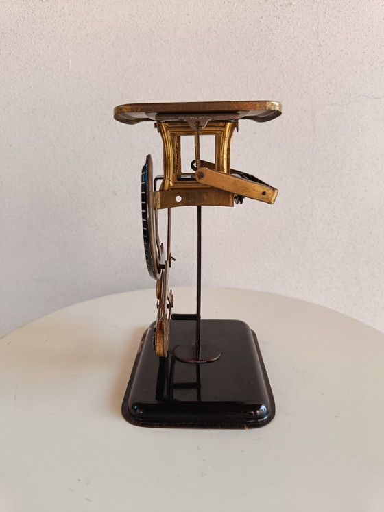 Image 1 of Escala de letras holandesa antigua “bilateral”, latón y esmalte, años 40-50.