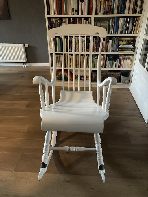 Fauteuil à bascule suédois