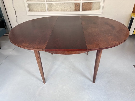 Vintage V-Form Extendable Round Dining Table – 1960s – Wood (photo 4 of 17)