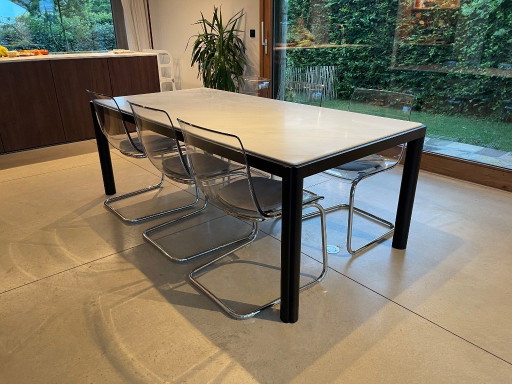 1960s marble dining table | Artifort - Kho Liang Ie