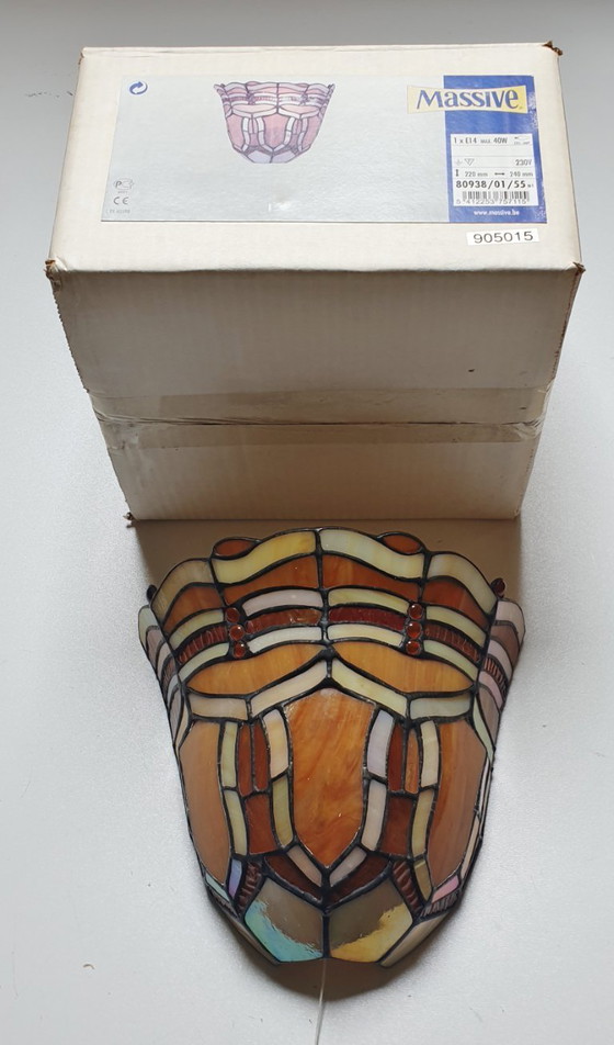 Image 1 of Massive tiffany wandlamp met originele doos.