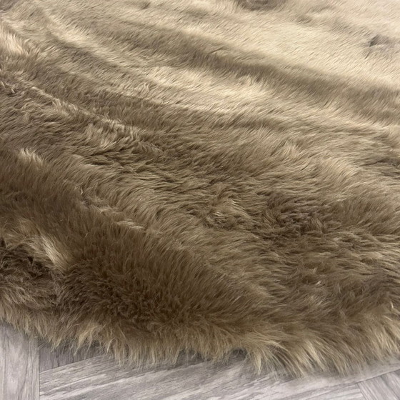 Image 1 of Alfombra Fluffy Jaguar de Brinker Carpets - Ø180