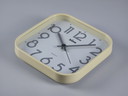 Orologio da parete vintage BINO/LORENZ al quarzo, in plastica beige e bianca, anni '80 - Arredamento modernista italiano vin