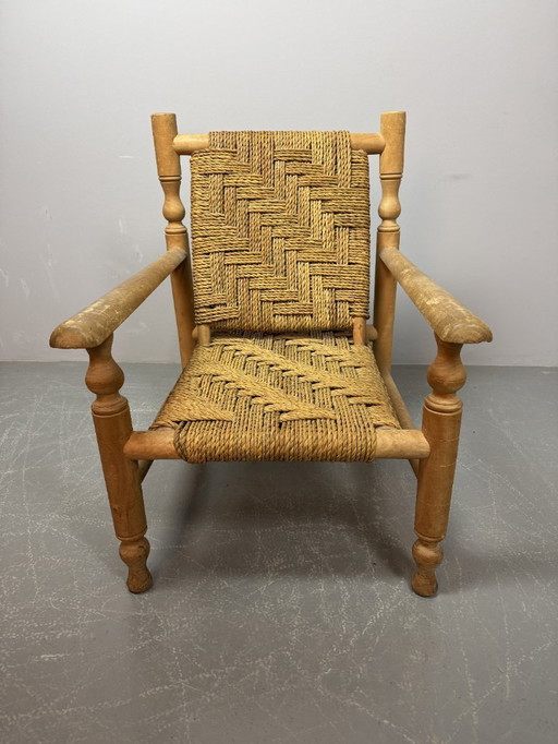 Poltrona in legno di faggio con intreccio in corda di sisal in stile Charlotte Perriand, anni '60.