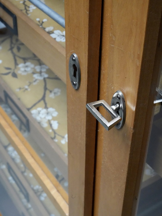 Image 1 of Holzvitrine 1960