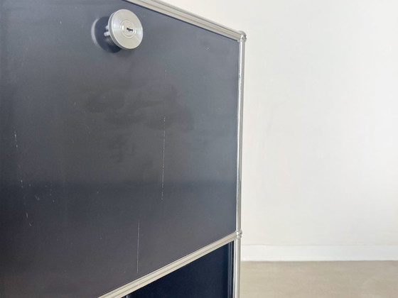 Image 1 of Credenza originale USM Haller 3x3 con cassetti e ripiano, colore nero.