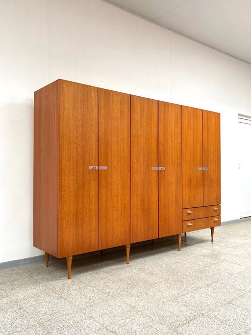 Armadio vintage in teak di metà secolo, anni '60