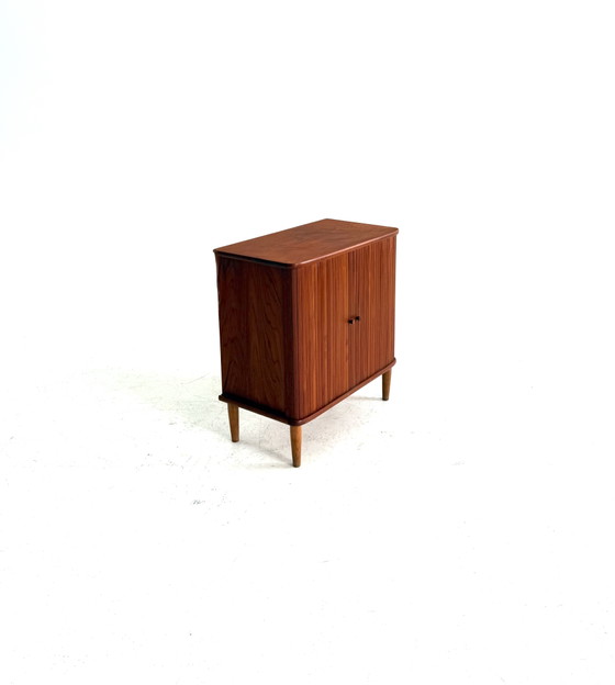 Vintage Danish Teak Wall cabinet with Tambour Doors ‘60 – Wood (photo 8 of 9)