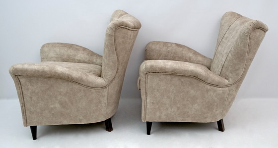 Image 1 of Fauteuils en velours italiens du milieu du siècle attribués à Gio Ponti pour ISA, paire