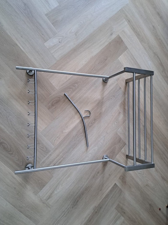 Image 1 of Wandgarderobe aus Edelstahl, in gutem Zustand