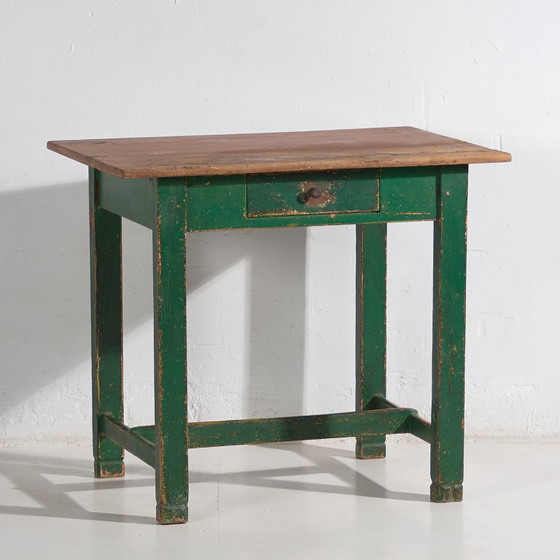 Antiker grüner Holztisch (ca. 1920) – Esstische (photo 8 of 40)