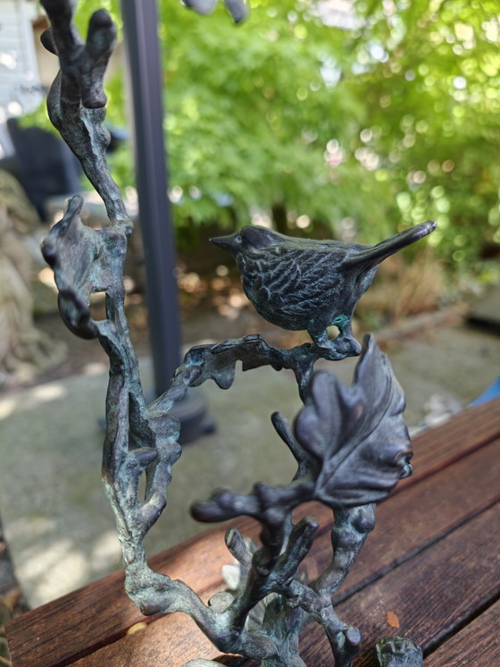 Image 1 of Sculpture en bronze : 2 oiseaux sur des branches feuillues, belle patine