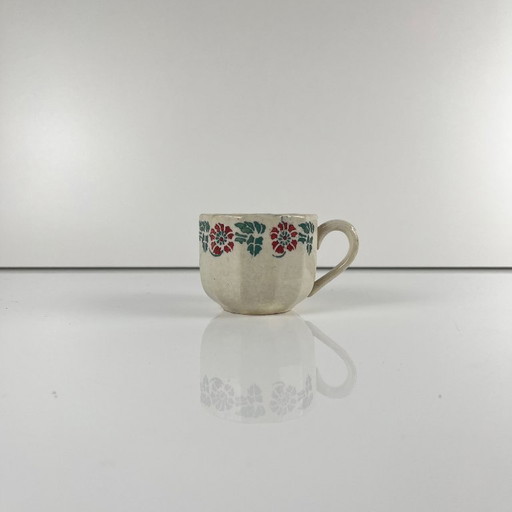 Antieke ijzerstenen beker voor verzamelaars, eind 19e - begin 20e eeuw.