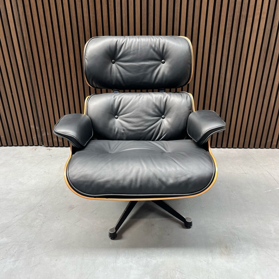 Image 1 of Vitra Eames Lounge Chair Vintage