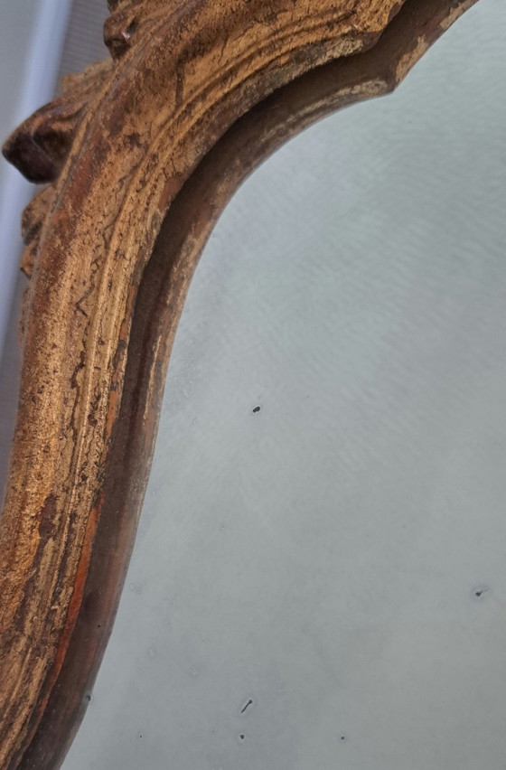 Image 1 of Espejo de pared antiguo de madera con pátina dorada